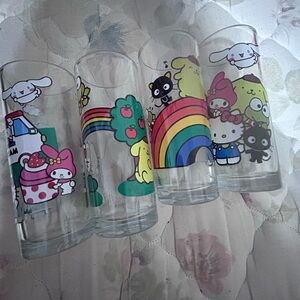 hello kitty glass set